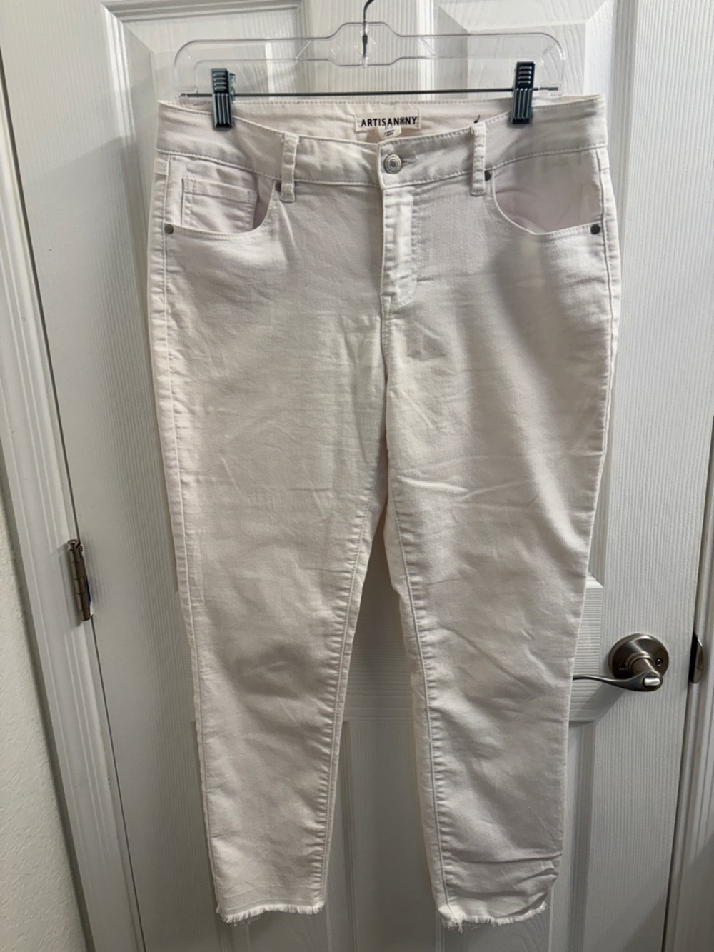 Women's ARTISAN NY White Stretch Jeans Capri Fringe Legs Size 10